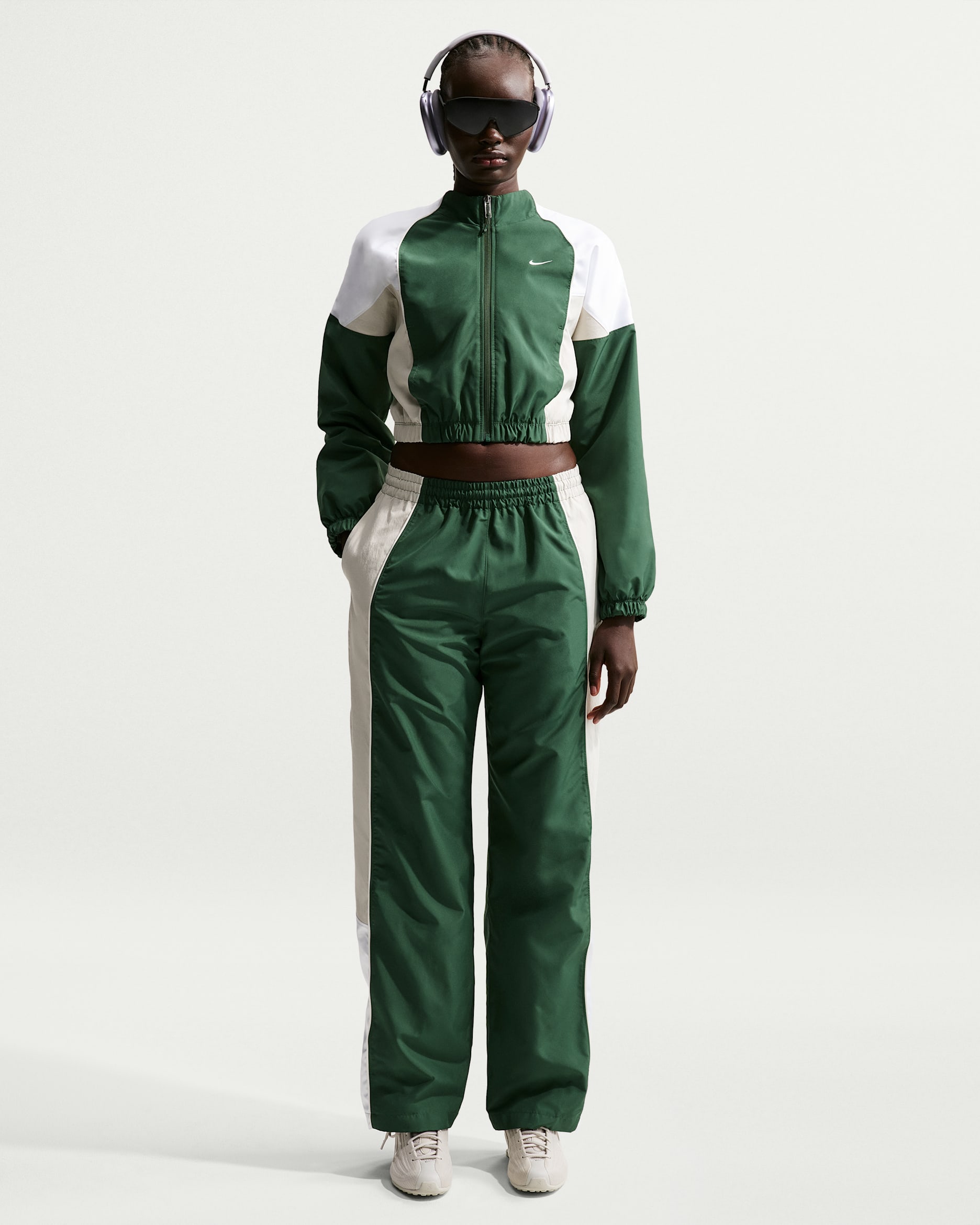 Nike Sportswear Women's Oversized Mid-Rise Track Pants. Nike.com